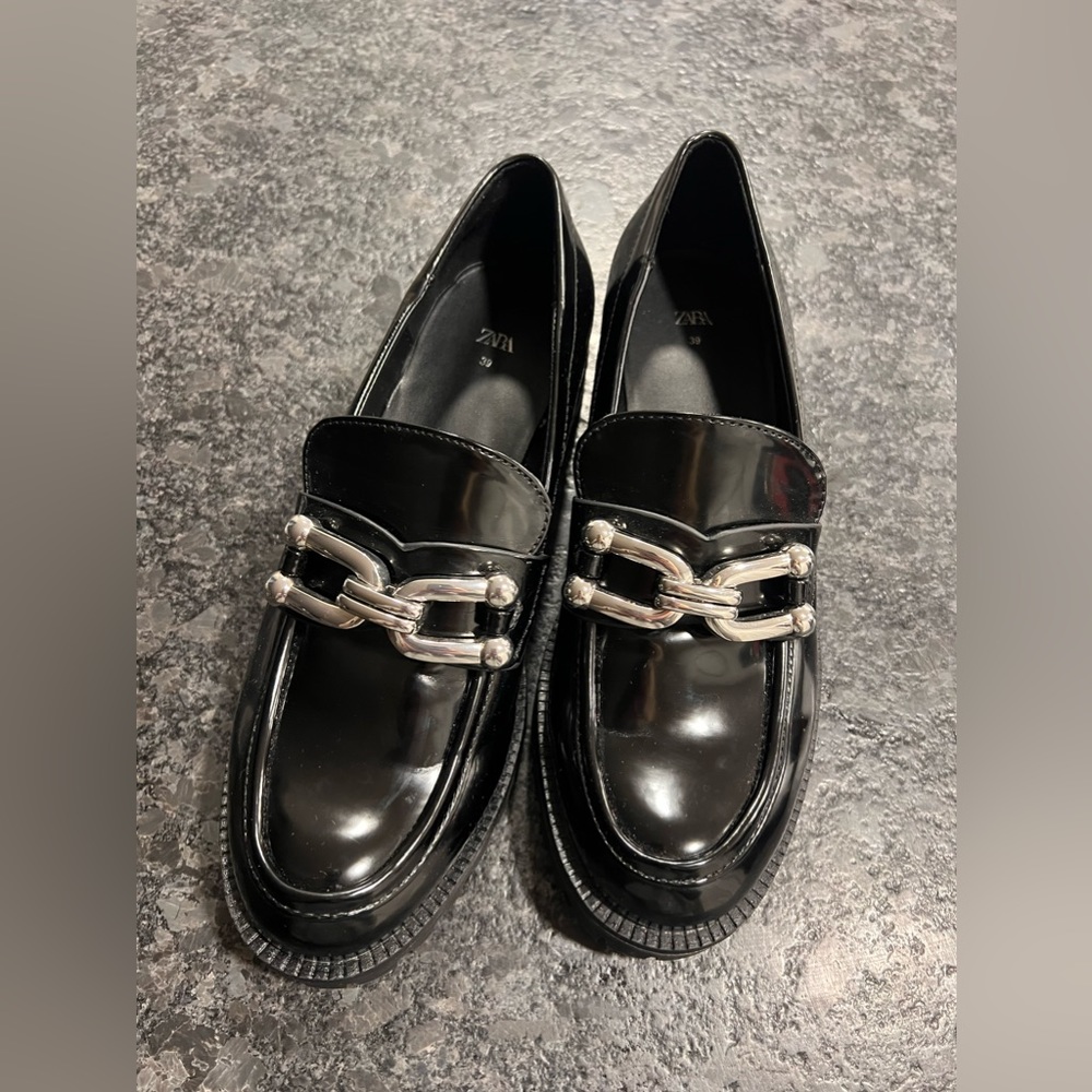 Like new Zara size 39 loafers